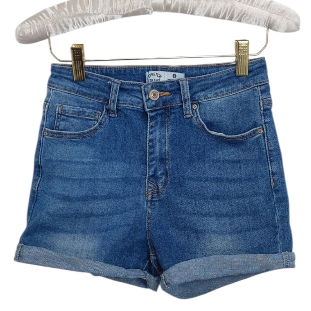 Wax Jean Junior's Size Small Demin Shorts Blue Rolled Cuffs Stretch For Days